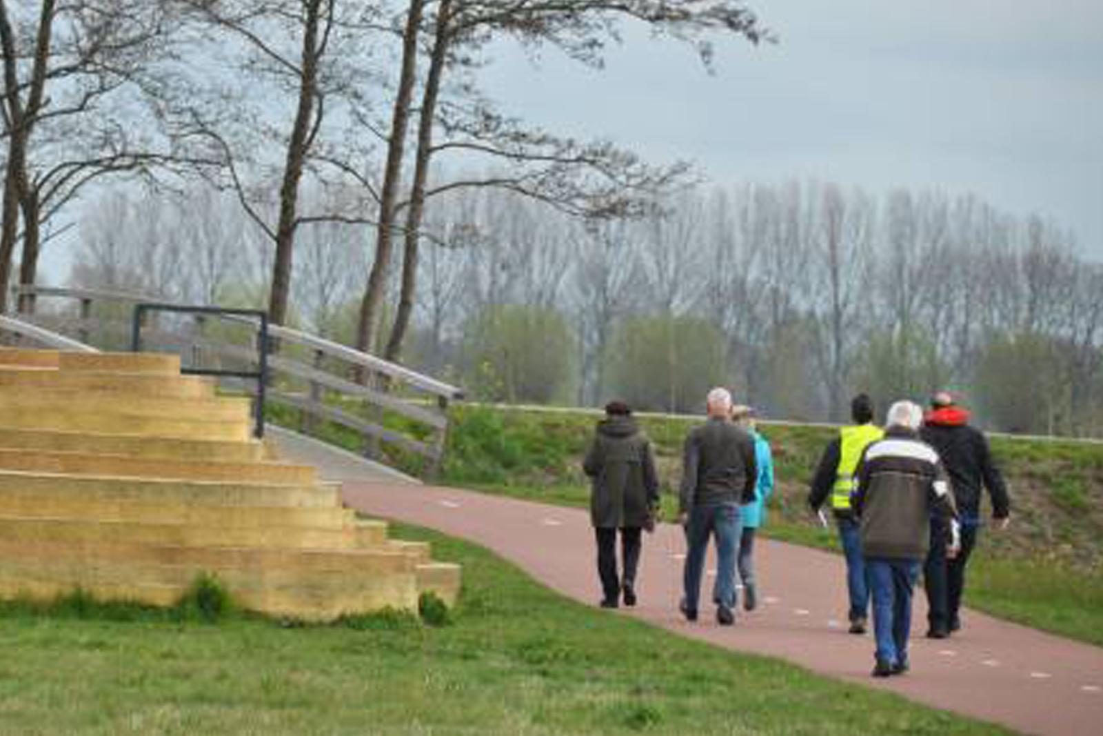 wandelen_in_de_wijk Huisgenoten - Den Bolder